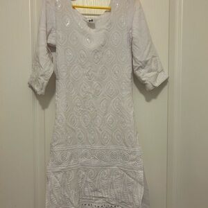 Girls White Embroidered Kurti – Size 26